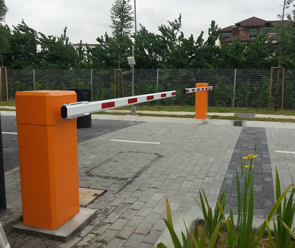 long range reader barrier gate system
