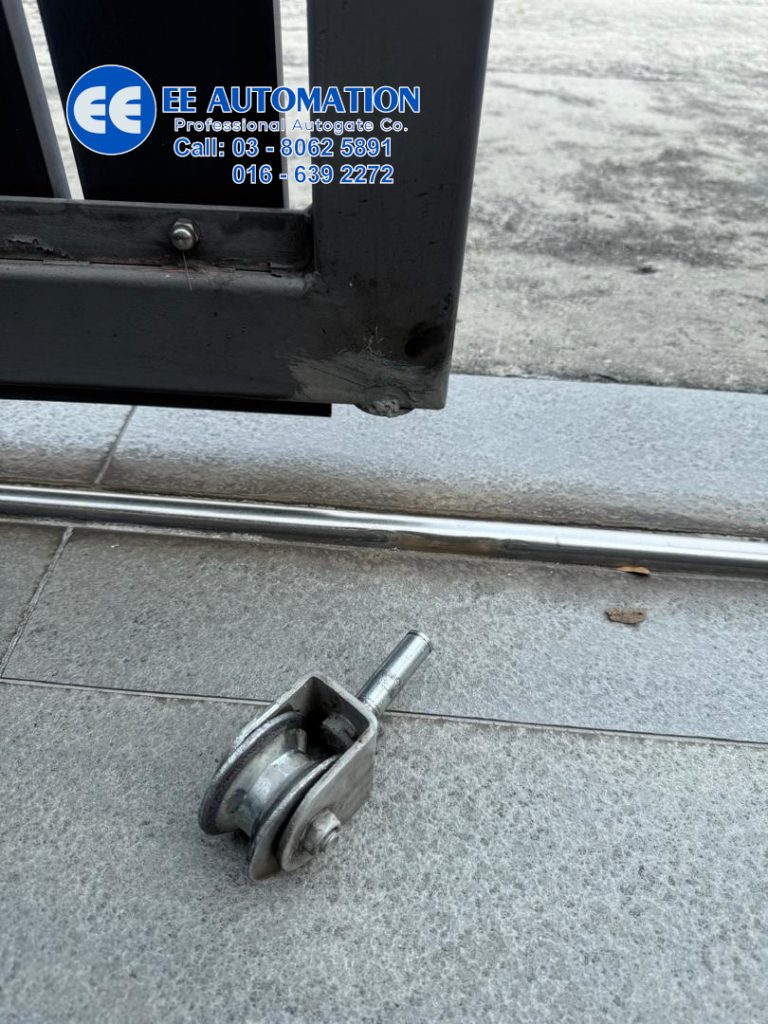 Auto Gate Roller Damaged USJ